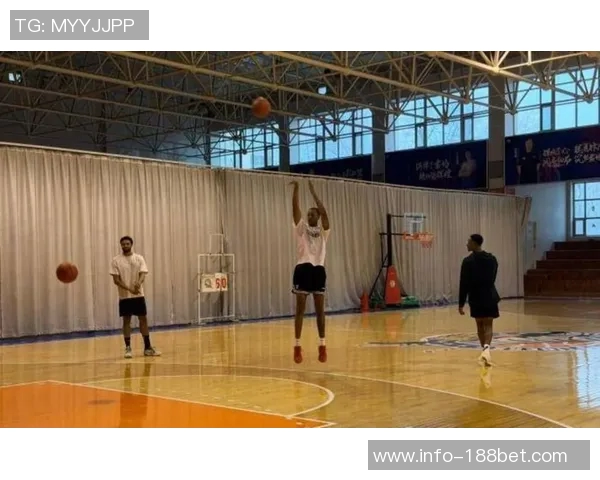 新疆队新外援凯文哈里斯加盟上周刚被火箭裁掉引关注